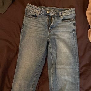 Women’s AE high waisted Mom Jean